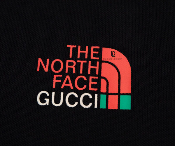 Áo Polo Gucci viền cổ xanh logo "The North Face"