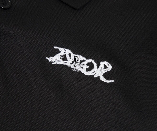 Áo Polo nam Dior màu đen hoạ tiết ngực thêu chữ