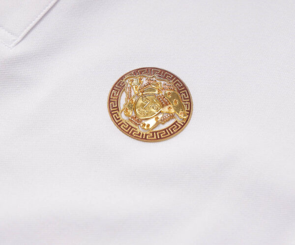 Áo Polo Versace họa tiết cổ đính đá màu trắng Like Auth