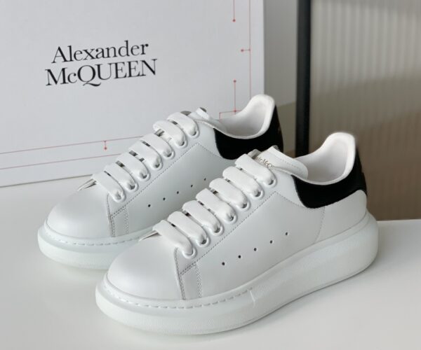 Giày Alexander McQueen gót da đen Like Auth