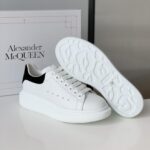 Giày Alexander McQueen gót nhung đen Like Auth