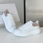 Giày Alexander McQueen gót nhung hồng phấn Like Auth