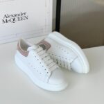 Giày Alexander McQueen gót nhung hồng phấn Like Auth