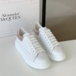 Giày Alexander McQueen gót nhung hồng phấn Like Auth