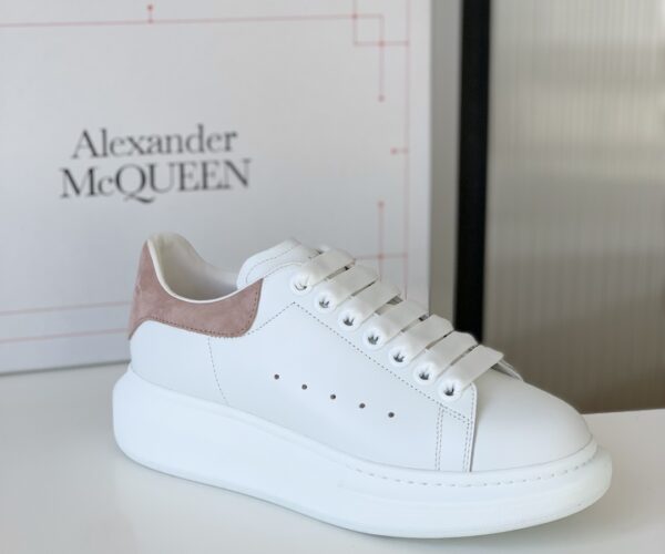 Giày Alexander McQueen gót nhung hồng phấn Like Auth