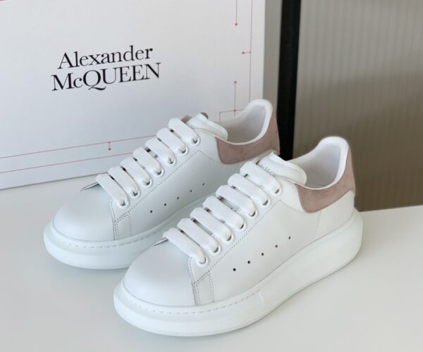 Giày Alexander McQueen gót nhung hồng phấn Like Auth