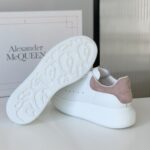 Giày Alexander McQueen gót nhung hồng phấn Like Auth