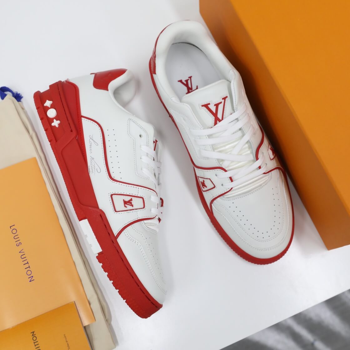 Giày Louis Vuitton Trainer White and Red đế đỏ Best Quality