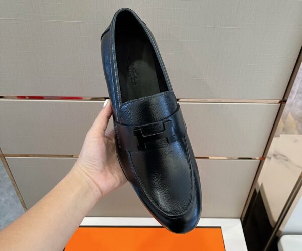 Giày lười Hermes Paris Loafer khóa chữ H màu đen Like Auth