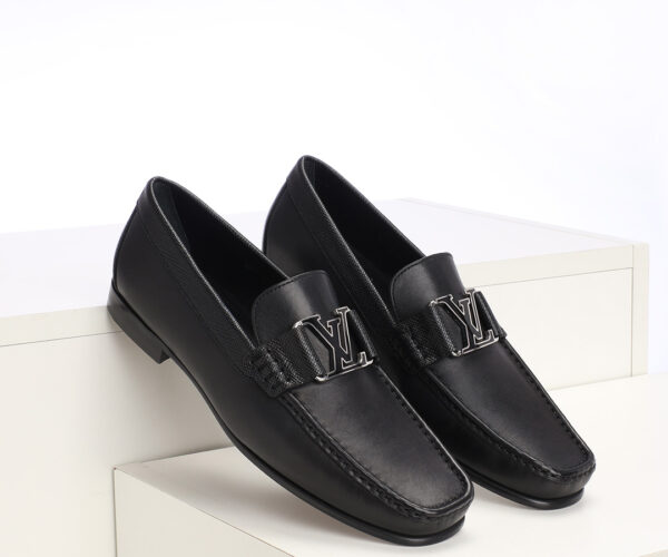 Giày lười Louis Vuitton đế cao da trơn khóa viền đen trắng Like Auth