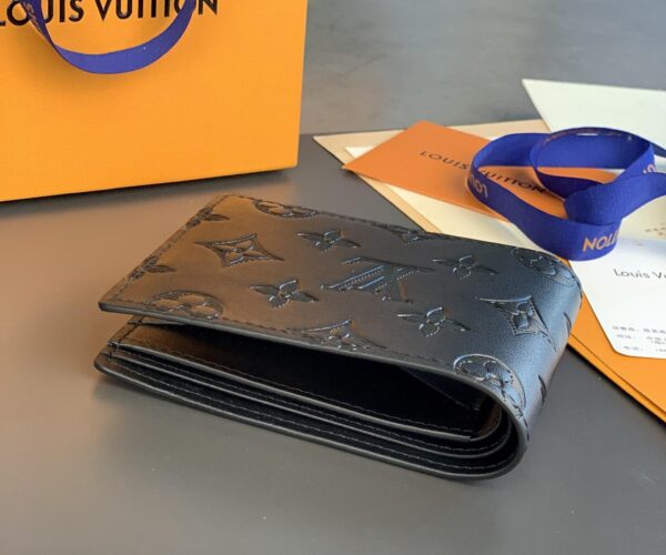 Ví Louis Vuitton Multiple Wallet Monogram màu đen hoa dập chìm like auth 1:1