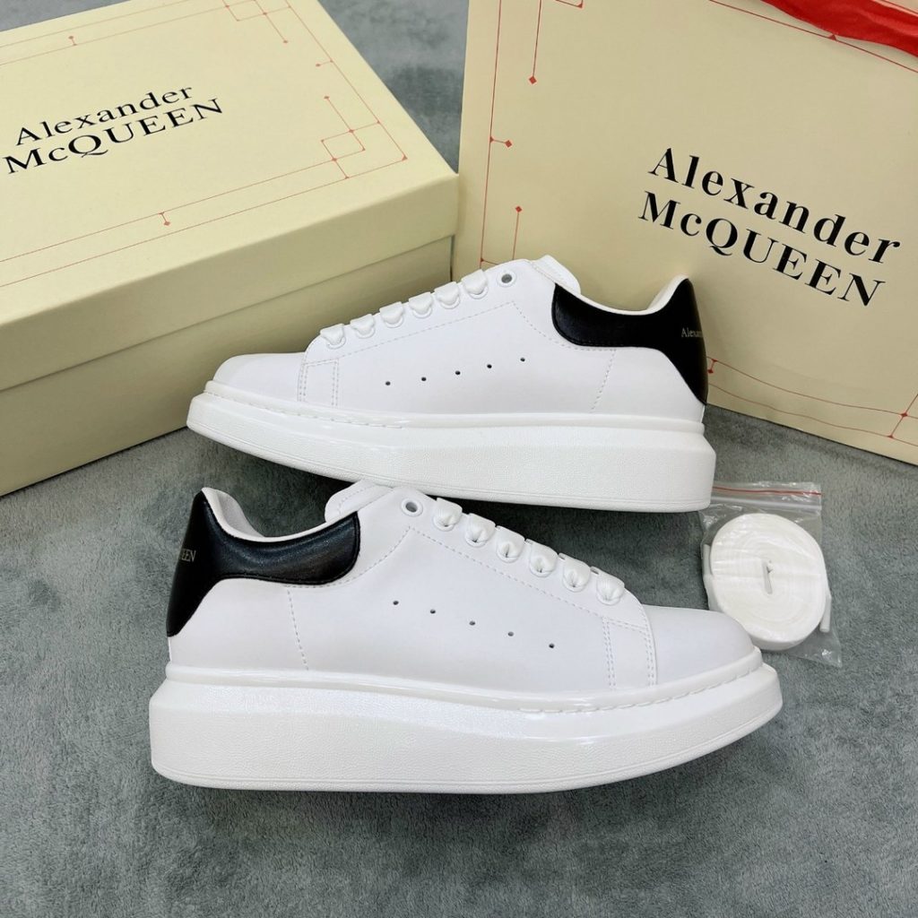 Alexander McQueen là thương hiệu giày đình đám trên thế giới