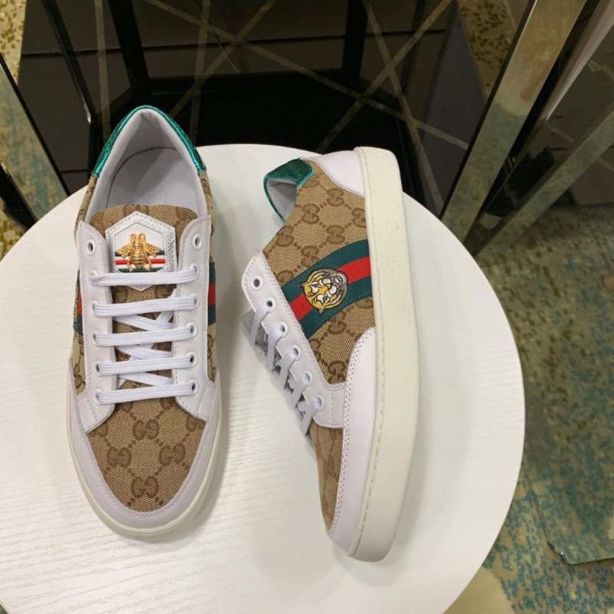 Cách khắc phục khi mua đôi giày Gucci nam bị chật