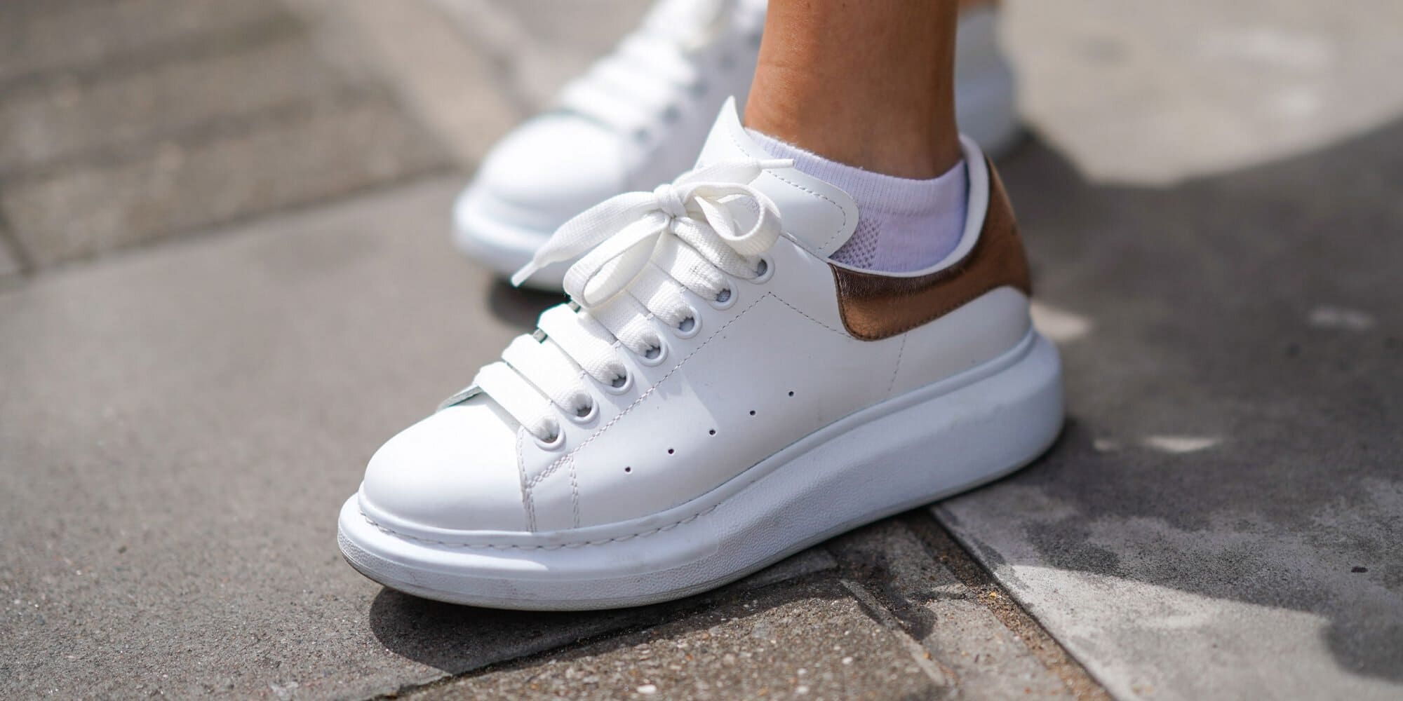 Mẫu giày Alexander Mcqueen chính hãng có giá khá cao