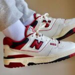 New Balance 550 được làm từ vải cao cấp và da lộn