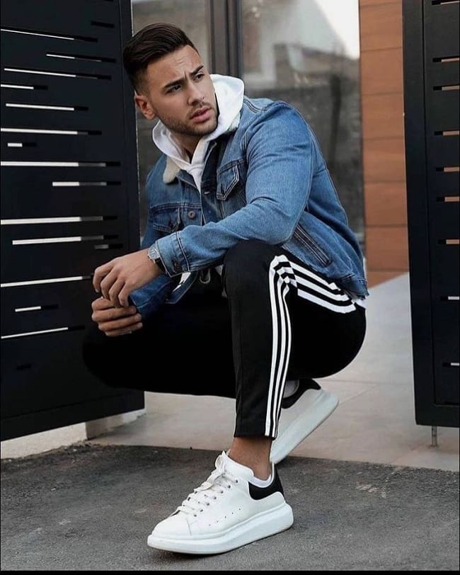 Thể thao, mạnh mẽ với quần kẻ sọc và giày McQueen