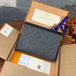 Giới thiệu về Clutch nam LV Pochette Voyage MM hoa Monogram