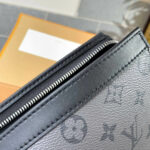 Clutch nam LV Pochette Voyage MM hoa Monogram Like Auth