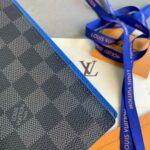 Ví gập Louis Vuitton Brazza viền xanh họa tiết caro xám Like Auth