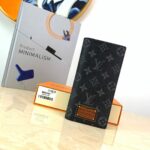 Ví gập Louis Vuitton Brazza Wallet Monogram Eclipse hoa đen Like Auth