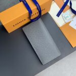 Ví gập Louis Vuitton Brazza Wallet taiga grey logo chìm Like Auth