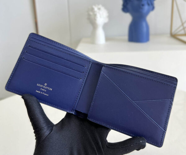 Chi tiết thông tin sản phẩm ví ngắn Louis Vuitton hoa Monogram màu xanh