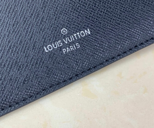 Ví ngắn Louis Vuitton Multiple Wallet Epi họa tiết kẻ xanh
