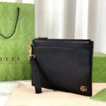 Clutch Nam Gucci GG Marmont màu đen logo vàng Like Auth