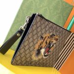 Clutch Nam Gucci hoạ tiết thêu hổ màu xám Like Auth