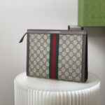 Clutch nam Gucci màu Beige logo vàng Like Auth