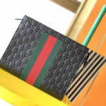 Clutch nam Gucci Web Stripe màu đen tag xanh đỏ Like Auth