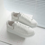 Giày Alexander McQueen White gót viền xám Like Auth