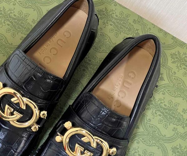 Giày Gucci da rạn màu đen logo GG vàng