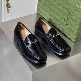 Giày Gucci da rạn màu đen tag xích trắng