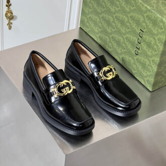 Giày lười Gucci da bóng màu đen logo GG vàng