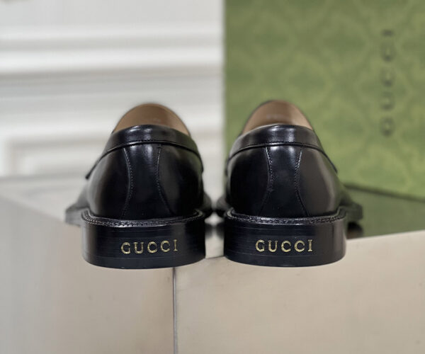 Giày lười Gucci da lì tag ẩn màu đen