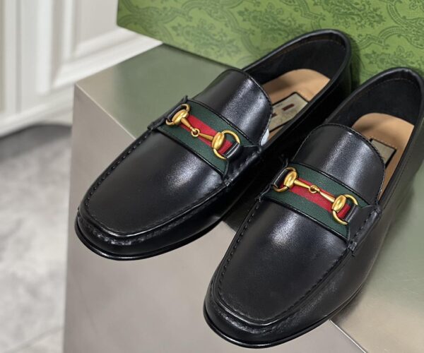 Giày lười Gucci Horsebit Loafers da bóng tag đỏ
