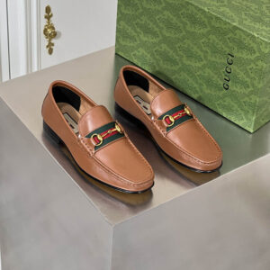 Giày lười Gucci Horsebit Loafers màu nâu tag đỏ