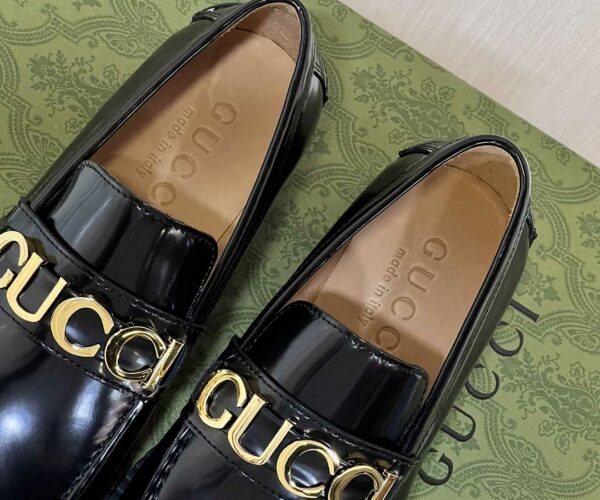 Giày lười Gucci logo chữ vàng da bóng