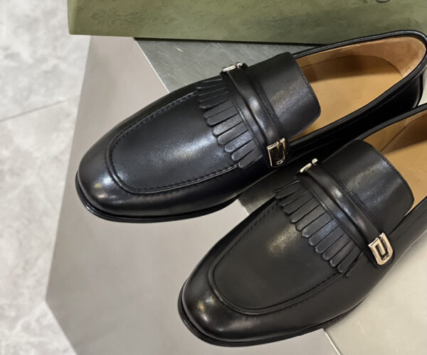 Giày lười Gucci Mirrored G Fringed màu đen