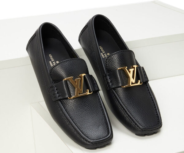 Giày lười Louis Vuitton full đen khóa vàng Like Auth