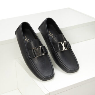 Giày lười Louis Vuitton full đen khóa trắng Like Auth