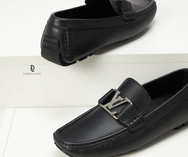 Giày lười Louis Vuitton full đen khóa trắng Like Auth