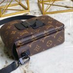 Túi đeo chéo Louis Vuitton S Lock hoa Monogram màu nâu Like Auth