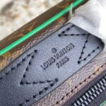 Túi đeo chéo Louis Vuitton khóa nam châm tag xanh Like Auth