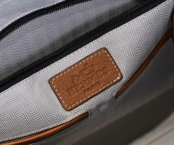 Túi xách nam Hermes logo chữ H nổi màu nâu