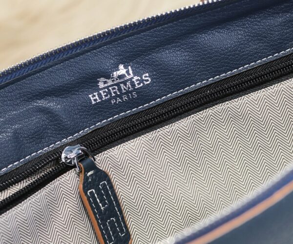 Túi xách nam Hermes màu xanh khoá kéo dọc
