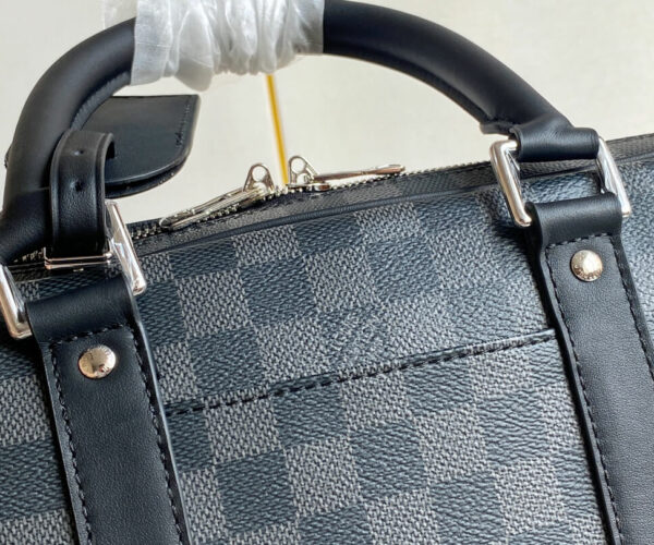 Túi xách nam Louis Vuitton hoạ tiết caro Like Auth