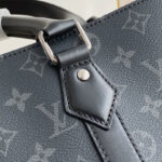 Túi xách nam Louis Vuitton Monogram hoa đen Like Auth