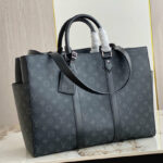 Túi xách nam Louis Vuitton Monogram hoa đen Like Auth